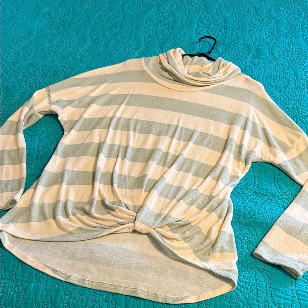 7th Roy Cream and Green Knit Top